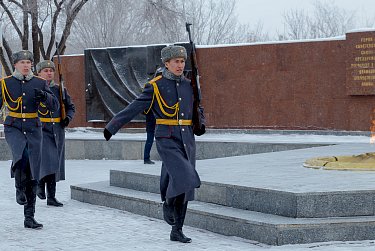 Слава защитникам Отечества!